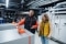 Das Bild zeigt Thomas Pesendorfer, Laura Dahlmeier und die Vitocal 300-G.