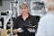 Das Bild zeigt Jutta Staubus in der Produktion.