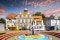 Das Bild zeigt das historische Rathaus von Bergisch Gladbach.